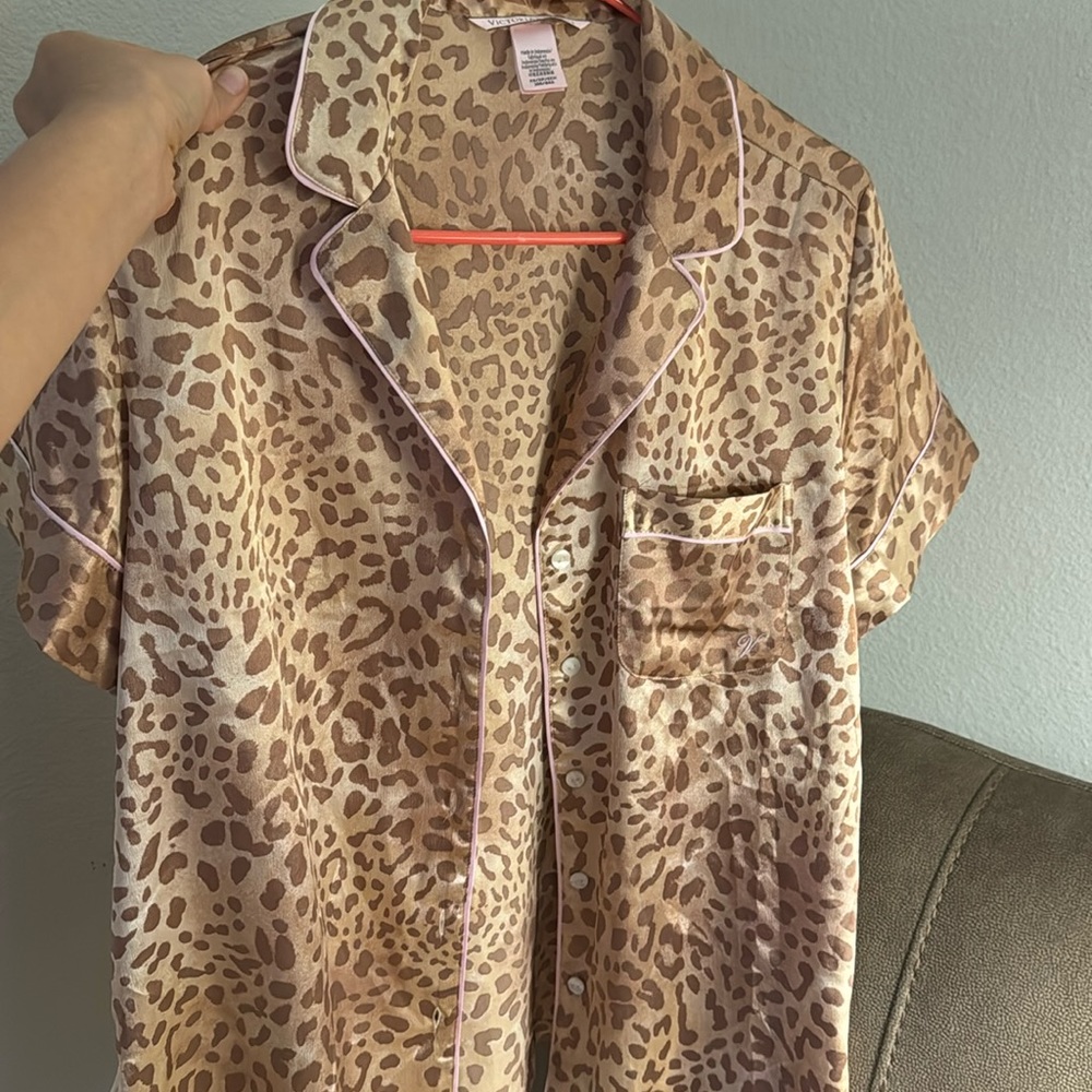Brand new victoria secret nightsuit with shorts